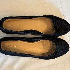 New in Box Ann Taylor Lace ballet flats size 11 black
